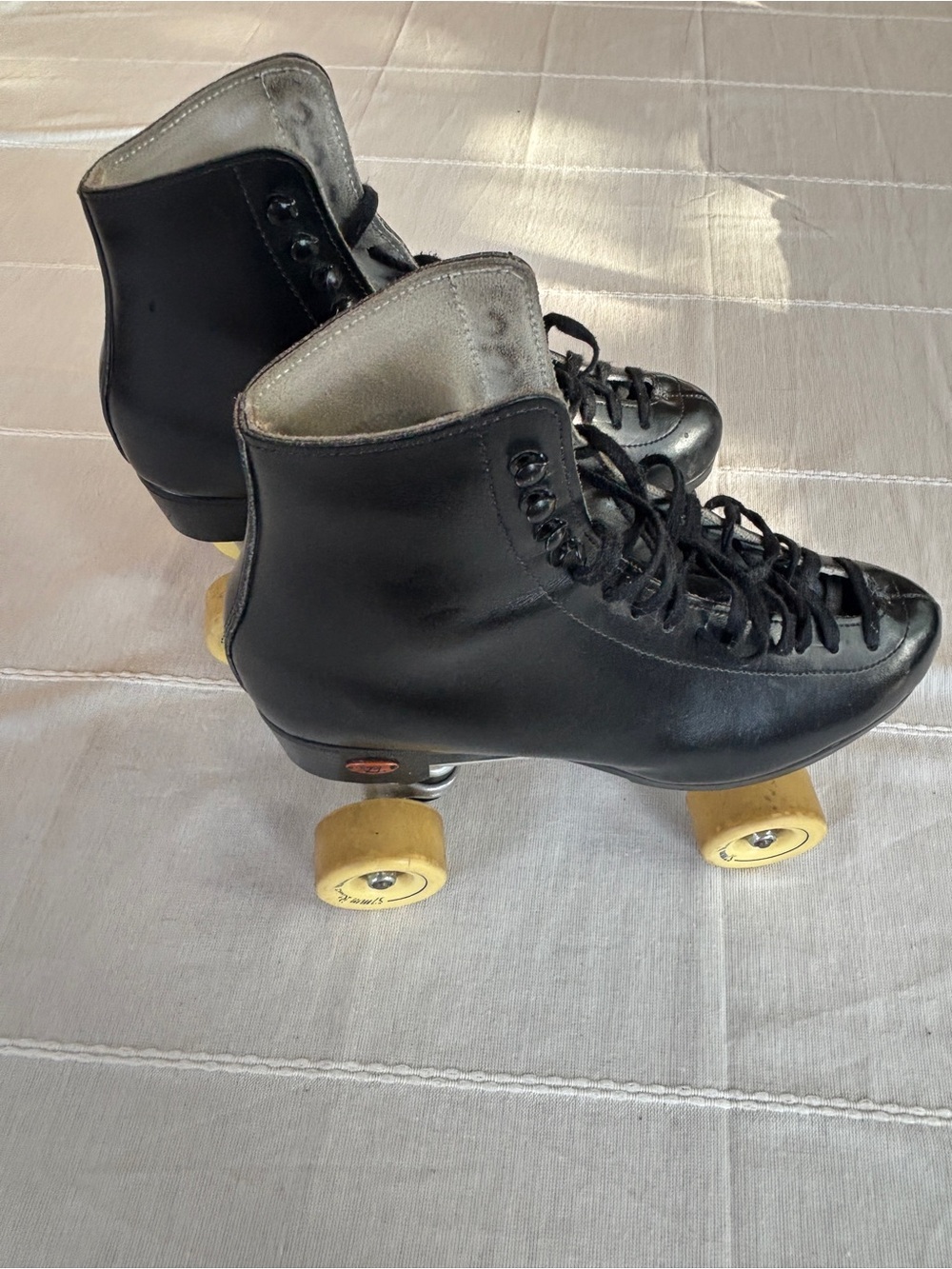 Vintage Riedell Roller Skates Black Leather Sure-Grip Plates Rollerbones Wheels - Picture 13 of 13